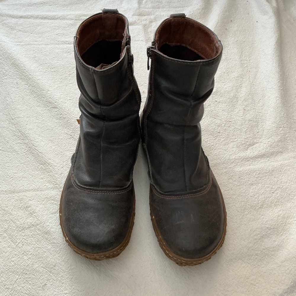 El Naturalista 37 Vegan leather Dark Brown Ankle Boots